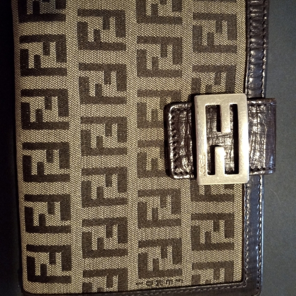 COPY - Fendi Zucca Kisslock wallet - Picture 1 of 12